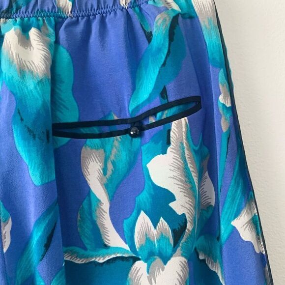 Marc Jacob’s Silk Floral Blue Shorts‎ - Picture 3 of 7